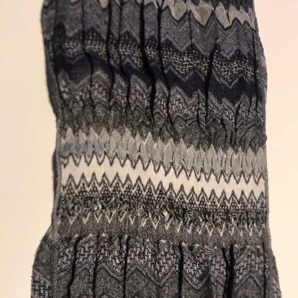 Gorgeous blue,black, white cotton patterned scarf - Picture 7 of 8